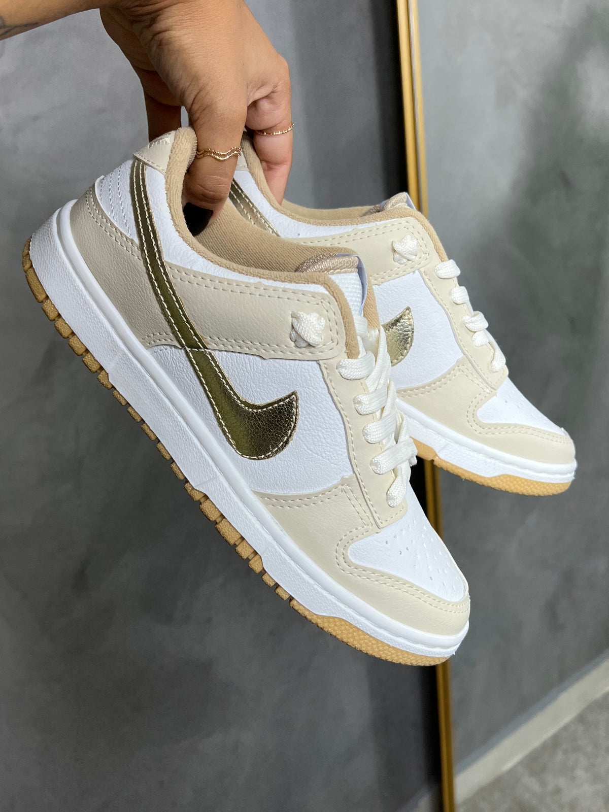 Tênis Dunk Low Dourado