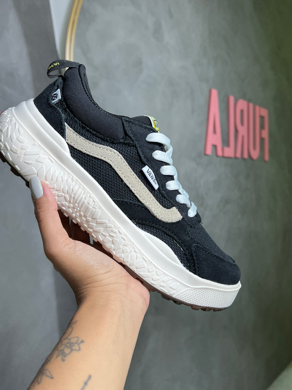 Tênis Vans Ultrarange Neo